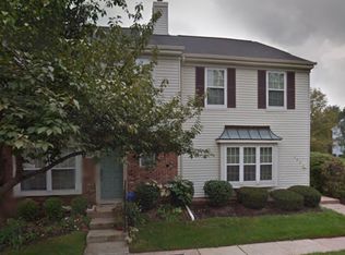 393 Inwood Ct, Somerset, NJ 08873