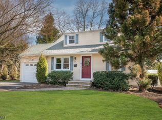 25 Middle Ave, Summit, NJ 07901