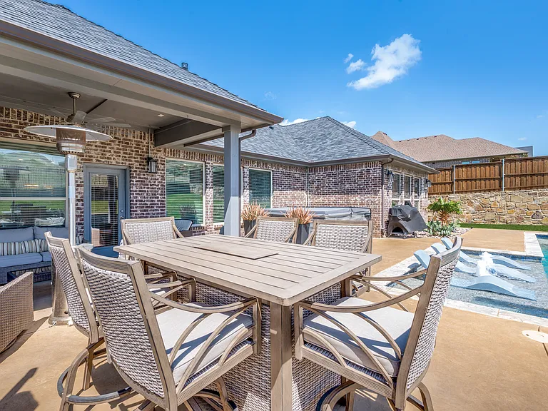 1044 Myers Park Trl — Photo 38