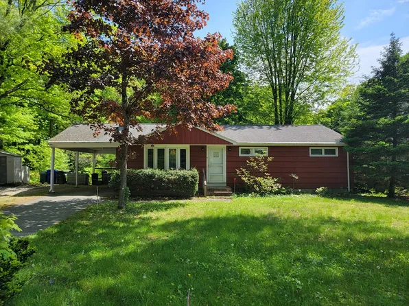 16 Holt St, Hopkinton, MA 01748