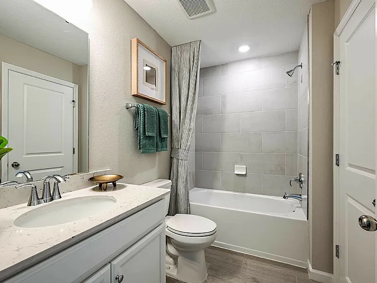 Crossroads Mayport UPSTAIRS BATH 3273-Web