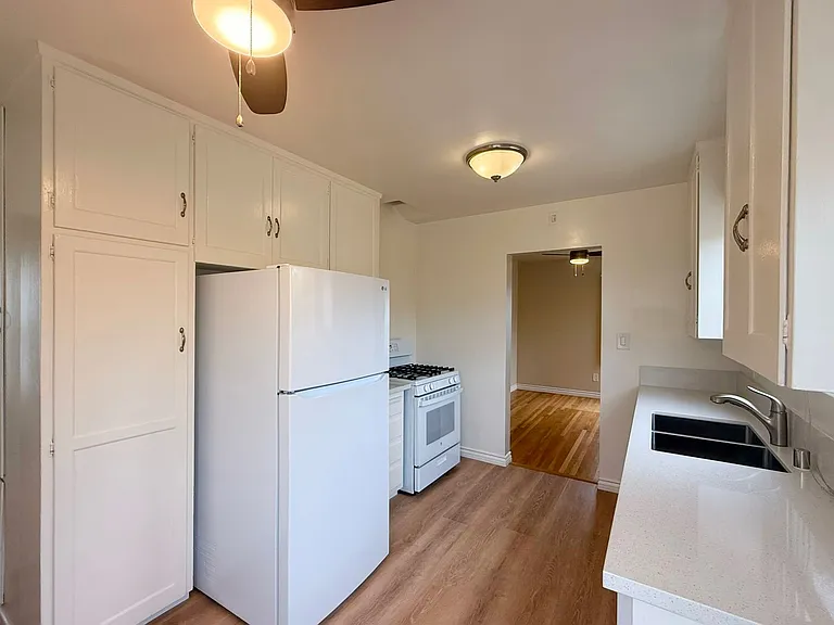 4756 Cape May Ave — Photo 11
