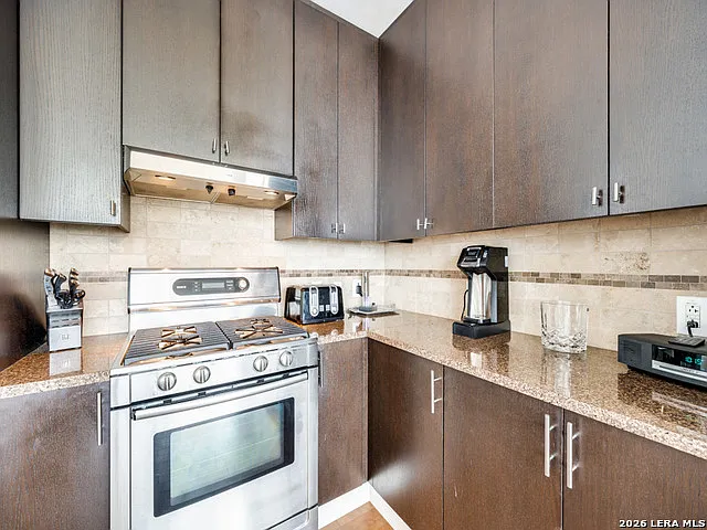 610 E Market St #2711 — Photo 3