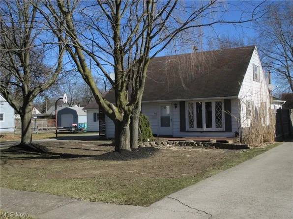 143 N Roanoke Ave, Youngstown, OH 44515