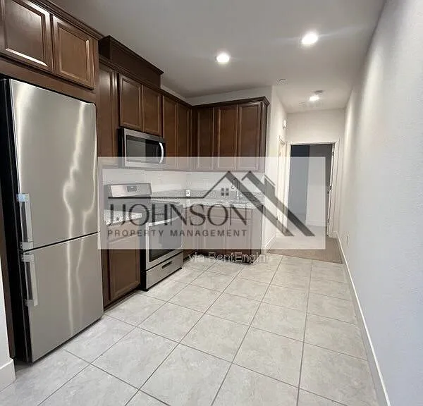 262 E Natasha Ave — Photo 7