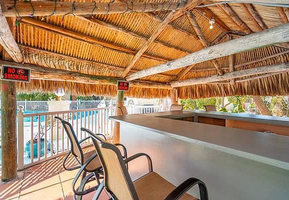 4th image of 213 S Ocean Blvd #12