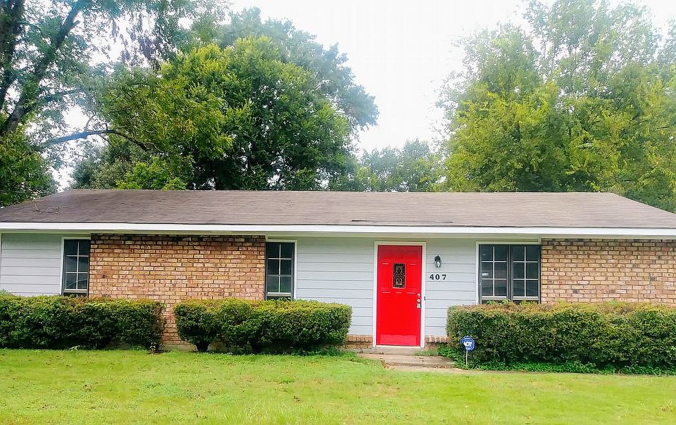 2nd image of 407 Pecan Tree Dr