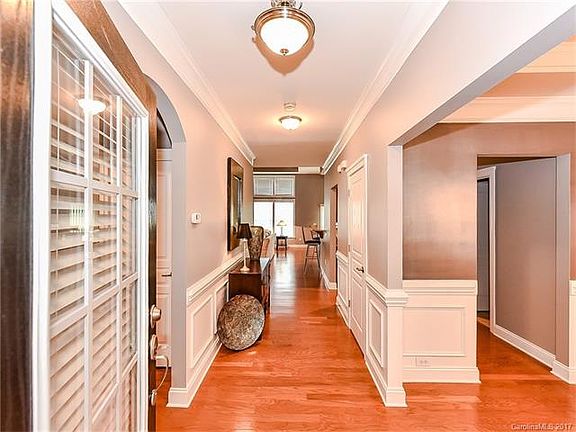 3rd image of 146 Rainberry Dr