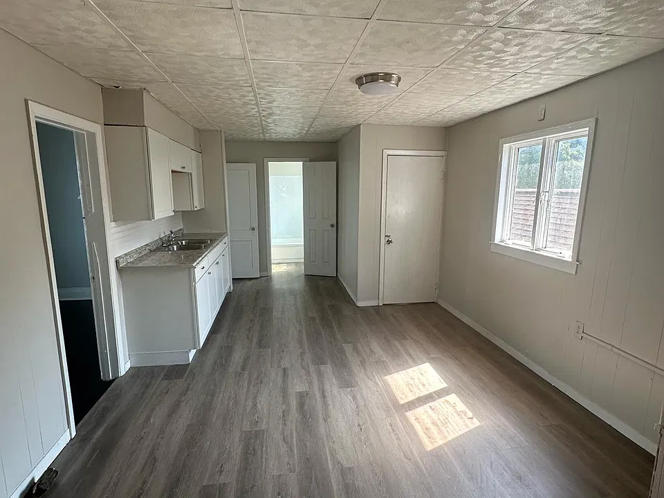 47 Lakeview Ave #2