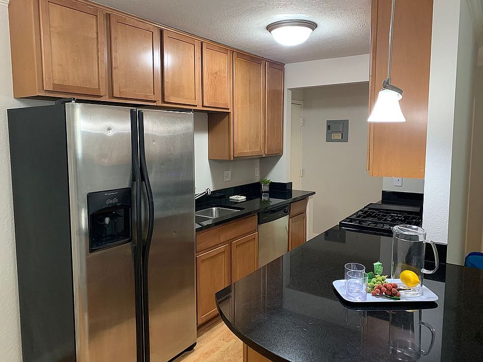1st image of 3120 Hennepin Ave Unit 7