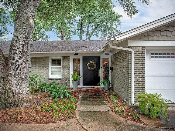2nd image of 3108 Chaparral Ln