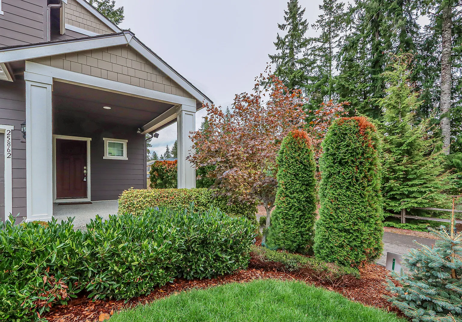 4 bed, 2.5 bath, 2370 sqft, $3,500 — Photo 4