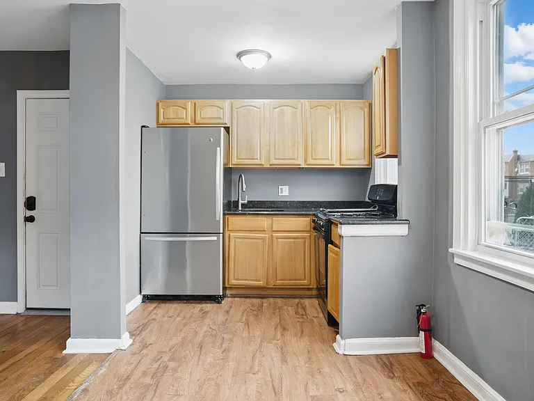 1452 Hellerman St #1 — Photo 2