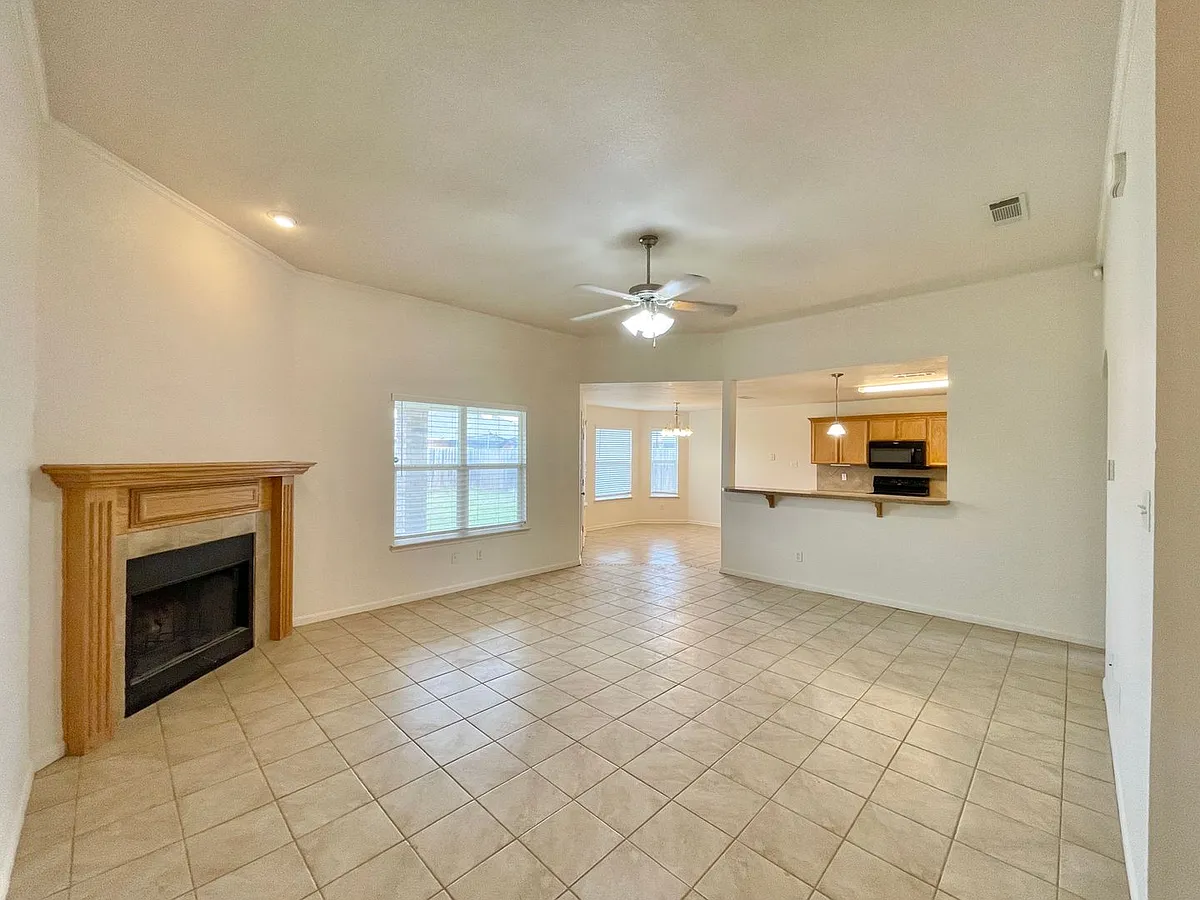 Building Photo - 3709 Salt Fork Dr