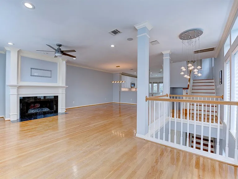 34 Waugh Dr #D — Photo 10