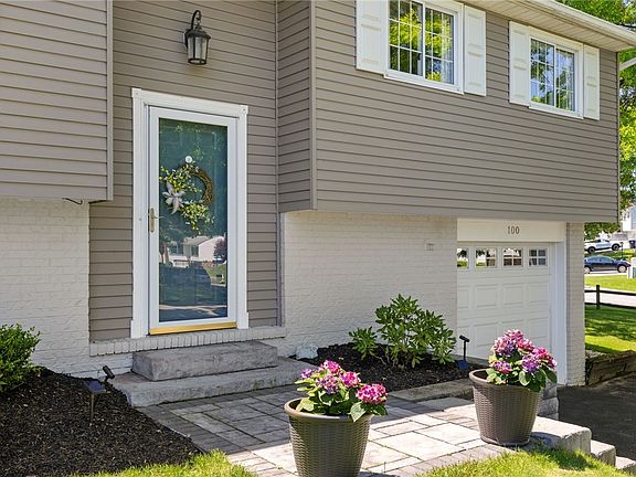 4th image of 100 Briarwood Ln