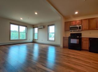 238 College St #306, Burlington, VT 05401
