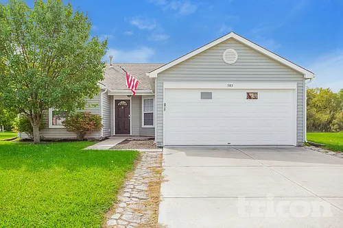 585 Streamside Dr Photo 1