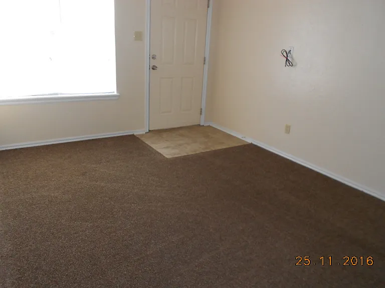 1207 SW Tennessee Ave — Photo 8