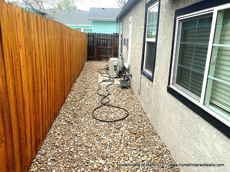 881 N 28th St — Photo 21