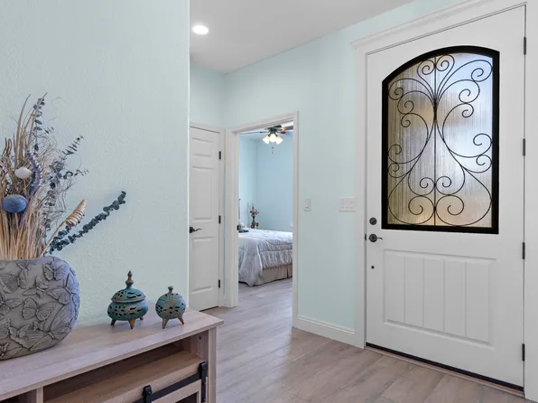 21276 White Pine Dr, Tehachapi, CA 93561