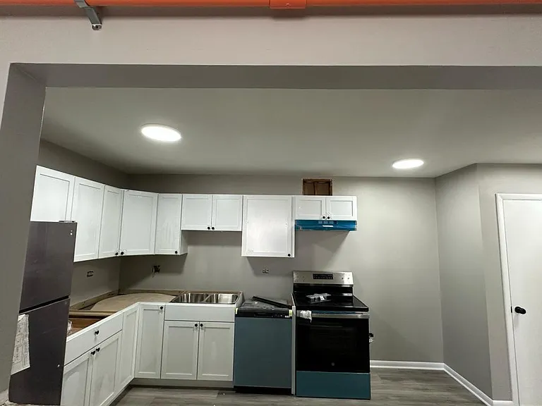 8646 S Roberts Rd — Photo 3