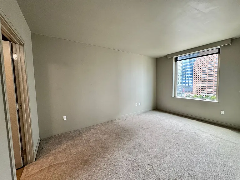 10650 NE 9th Pl #1524 — Photo 10