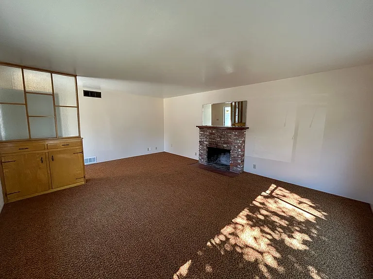 135 West Ave — Photo 5
