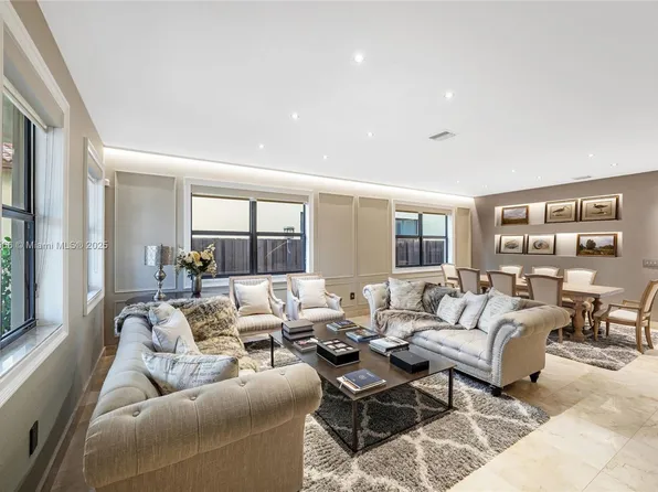 9835 NW 86th Ter, Doral, FL 33178