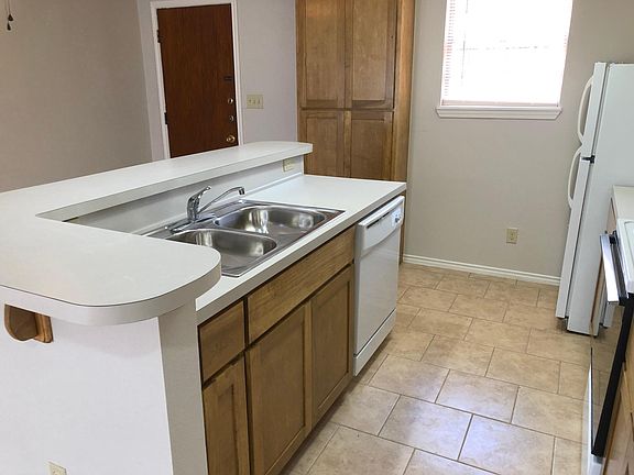 5th image of 1218 Tamarack Ave #A