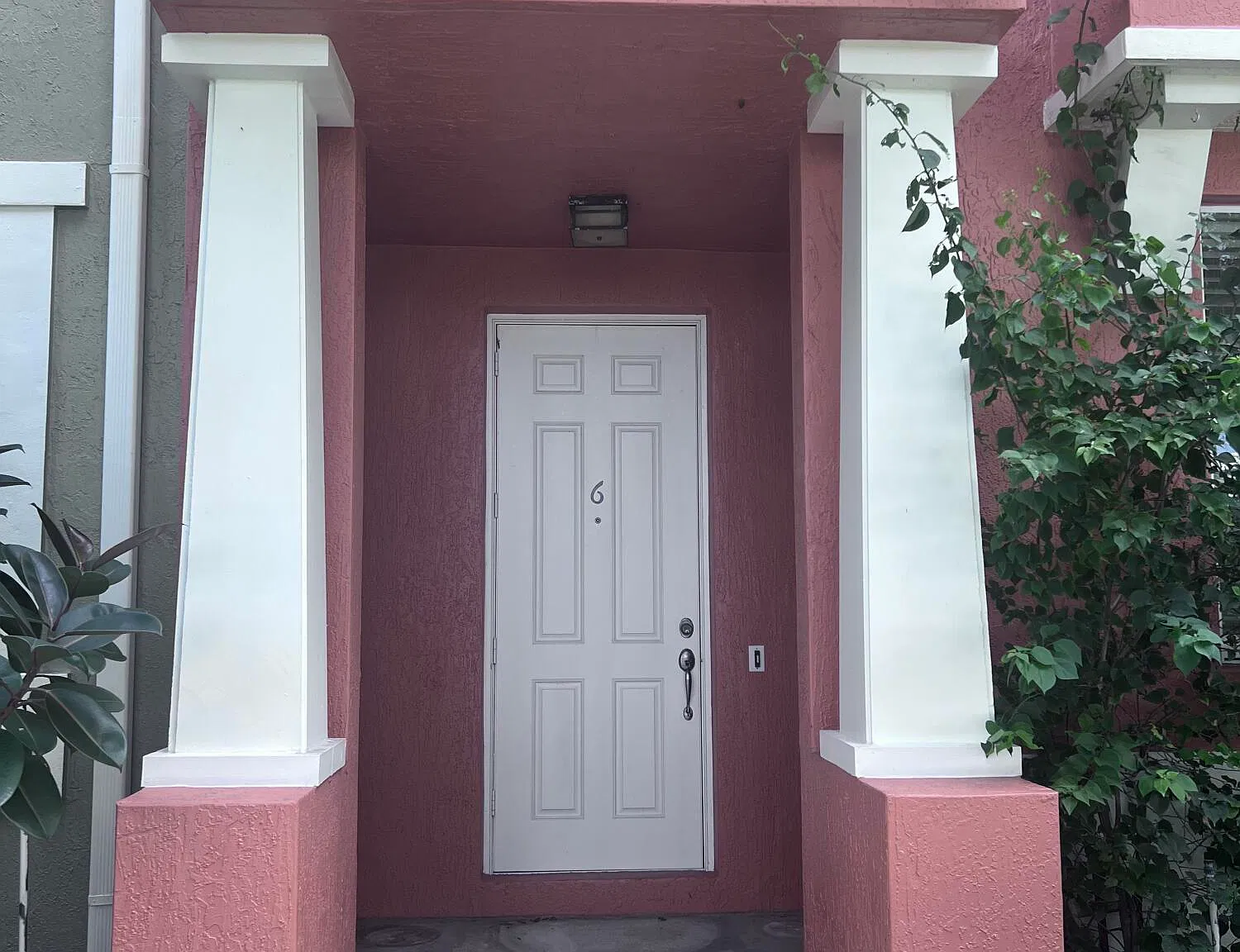 4 bed, 3.5 bath, 2285 sqft, $3,950 — Photo 2