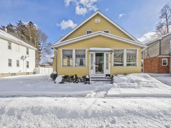 43 Percy St, Chicopee, MA 01020