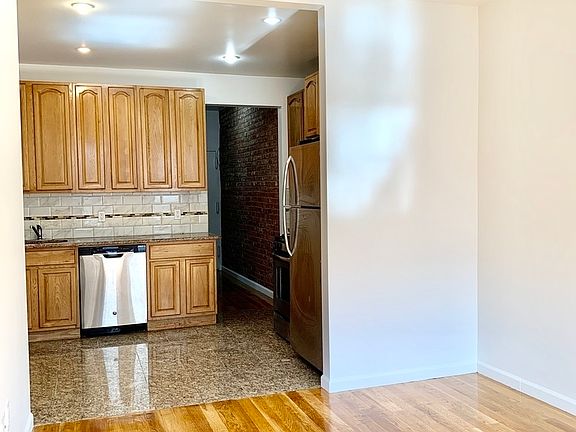 3rd image of 650 Manhattan Ave #10A