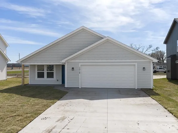 1014 2nd St, Perry, KS 66073