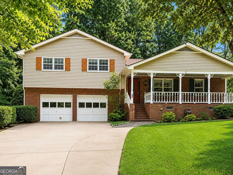 1st image of 677 Bankshire Dr