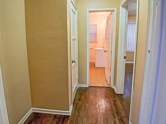 3rd image of 508 N Normandie Ave APT 3