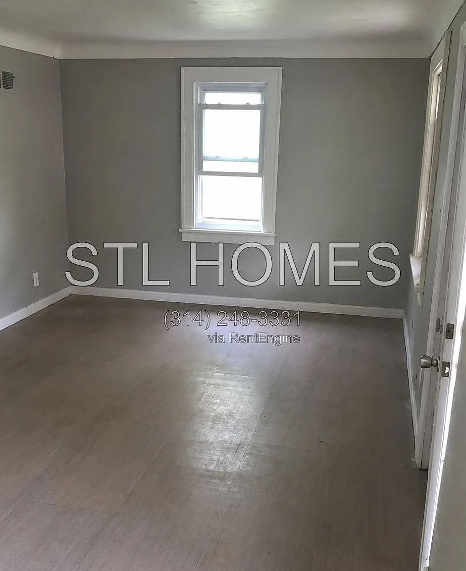 2 bed, 1.0 bath, $1,095 — Photo 4