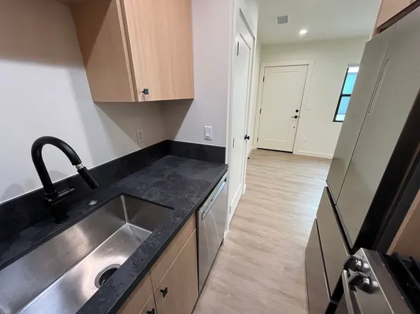 Newly Remodeled 2 Bed 1 Bath Unit in PB, 1059 Turquoise St, San Diego, CA 92109
