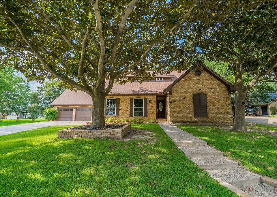 1st image of 1223 Green Briar Dr