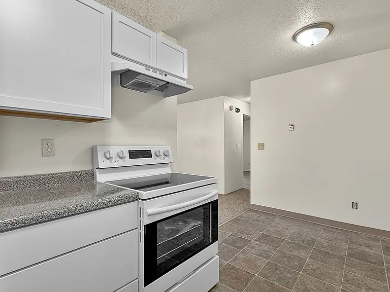 Find Your Perfect Fit at East Park Apartments! — Photo 34