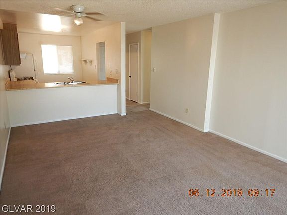 4th image of 517 E Barrett St #0