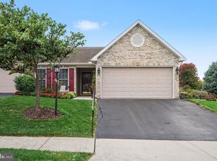 108 Merrihill Dr, Carlisle, PA 17015