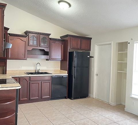 2nd image of 1077 Shady Hollow Dr