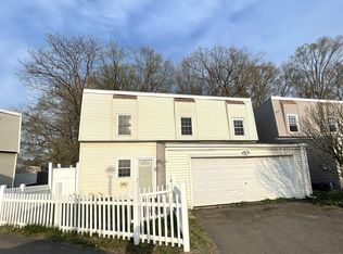 6 Stirling Ct, Middletown, CT 06457