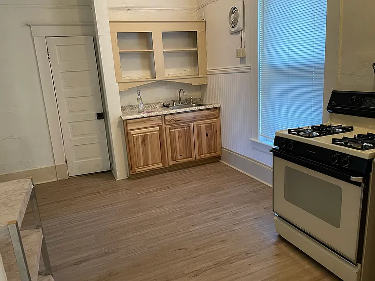 547 Ralston St #7 — Photo 8