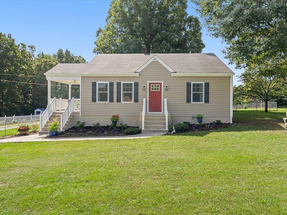 1st image of 207 Dogwood Ln