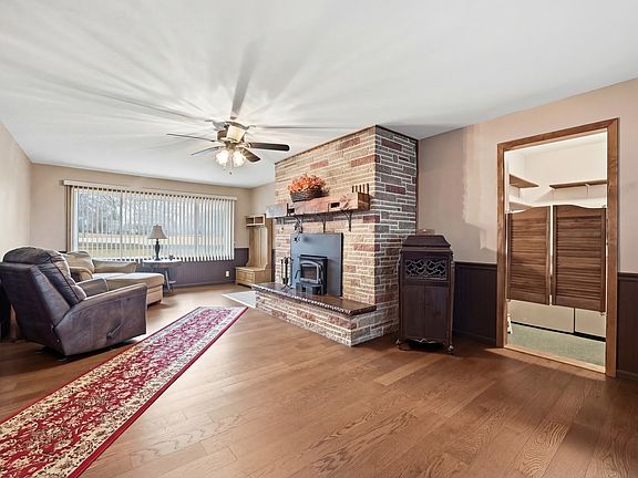 2nd image of 28007 Brickville Rd