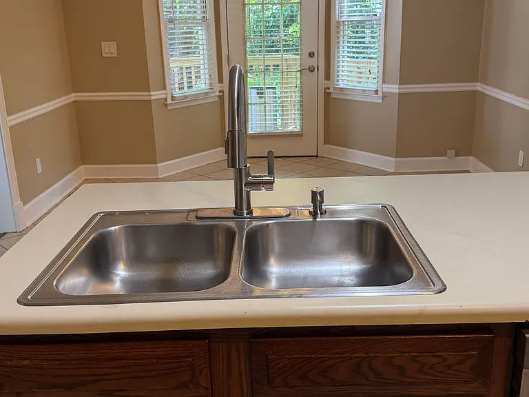 1126 Magnolia Way SE — Photo 7