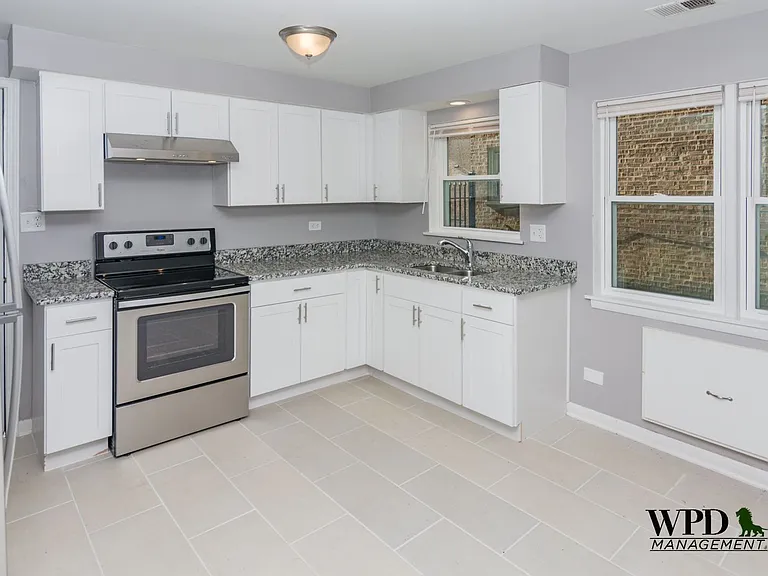 14113 S Stewart Ave — Photo 3