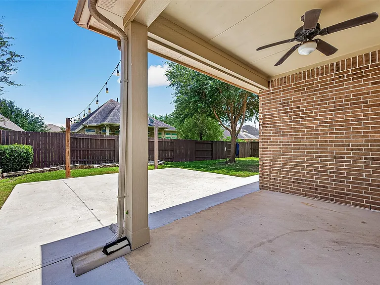 10031 Esslemont Ct — Photo 43